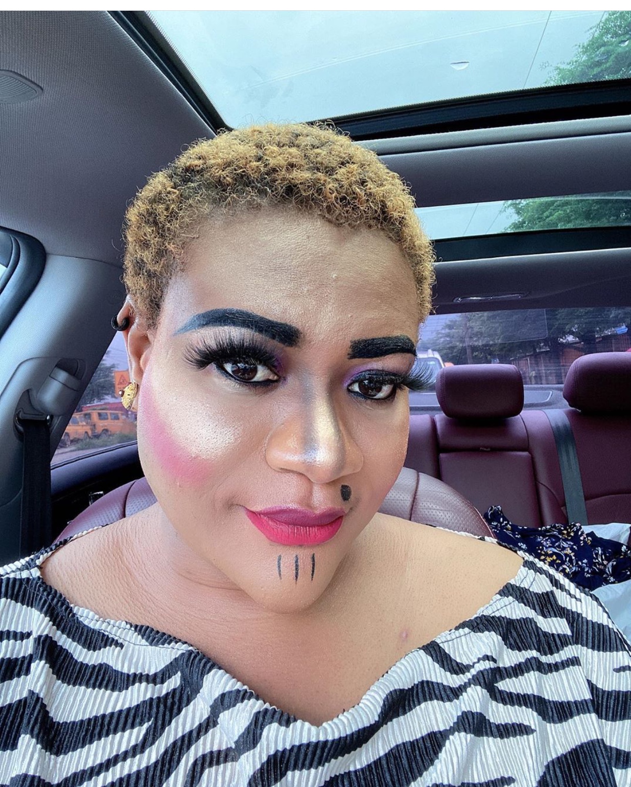 Actress Nkechi Sunday Drops Hotest Sunday Mirror Selfie As She Shows Off Her Latest Iphone 11 7928