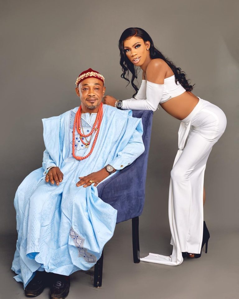 Nigerian crossdresser, James Brown’s dad showers him with prayers after he got an iphone 13 pro max for his dad (video)